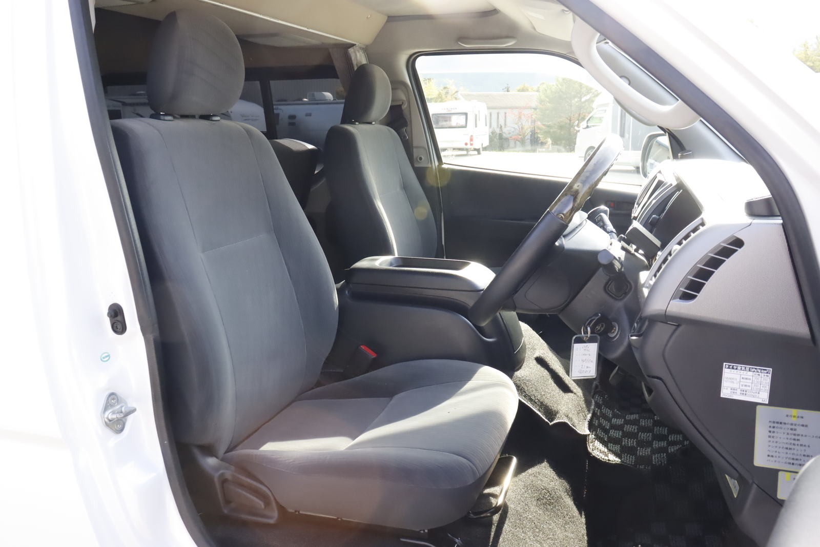 キャンピングカー バンコン ﾊｲｴｰｽ ﾚｸﾋﾞｨ ｻﾗｲDS