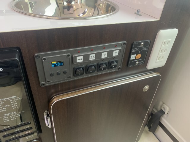 キャンピングカー バンコン ｾｶﾝﾄﾞﾊｳｽ ｸﾞﾚｲｽﾌﾟﾚﾐｱﾑ 4WD ﾚﾝﾀUP