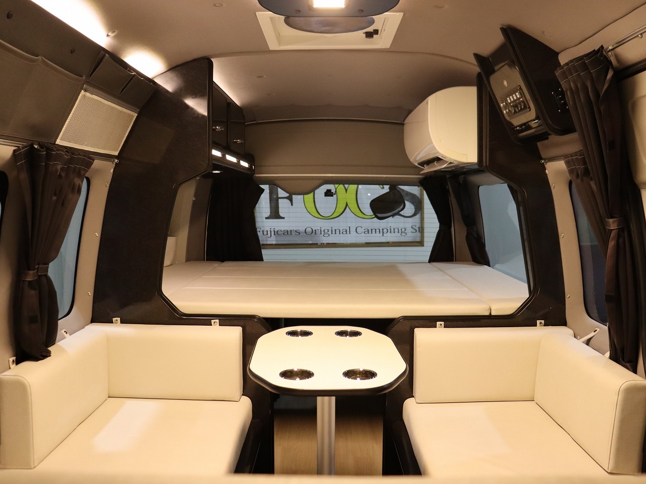 キャンピングカー バンコン ﾊｲｴｰｽ　FOCS ﾃﾞｨﾊﾟｰﾁｬｰ　ﾘﾁｳﾑ　ｴｱｺﾝ
