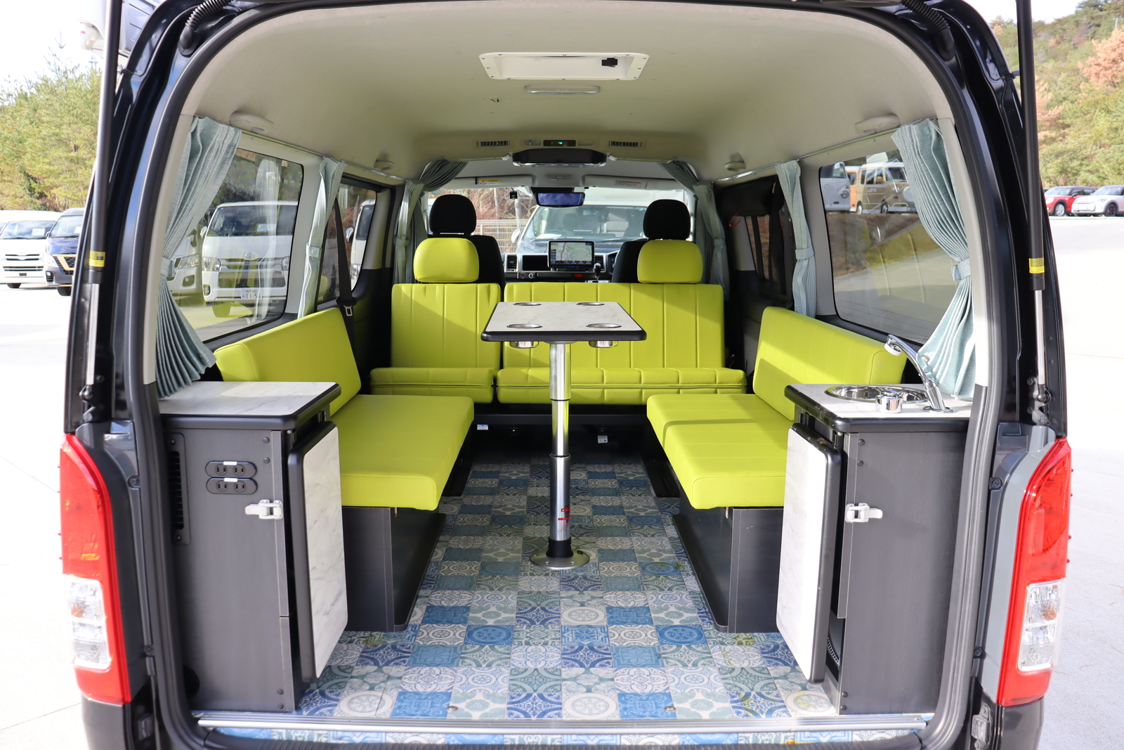 キャンピングカー バンコン ﾊｲｴｰｽ ﾄﾖﾀﾃｯｸｽ Pｷｭｰﾌﾞﾌﾟﾗｽﾈｵ