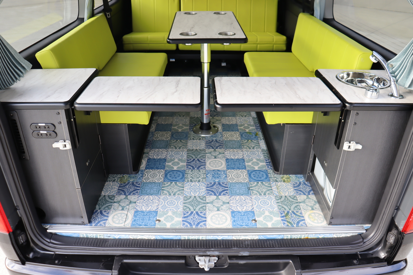 キャンピングカー バンコン ﾊｲｴｰｽ ﾄﾖﾀﾃｯｸｽ Pｷｭｰﾌﾞﾌﾟﾗｽﾈｵ