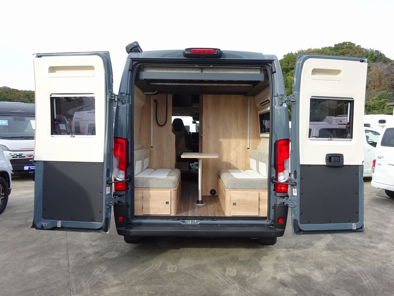 キャンピングカー バンコン ﾃﾞｭｶﾄ ﾅｯﾂRV ﾌｫﾙﾄﾅ ﾀｲﾌﾟM　ｴﾎﾞﾗｲﾄ