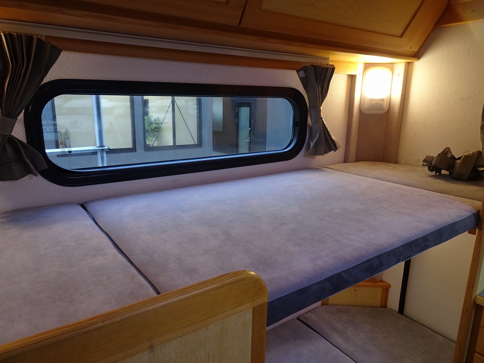 キャンピングカー キャブコン ﾎﾞﾝｺﾞ AtoZ ｱﾐﾃｨﾘﾐﾃｯﾄﾞ 窓AC 4WD