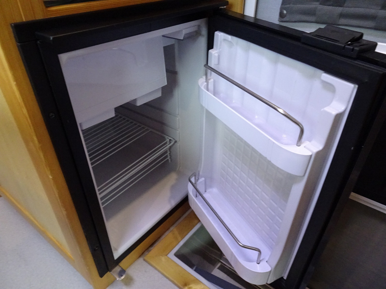 キャンピングカー キャブコン ﾎﾞﾝｺﾞ AtoZ ｱﾐﾃｨﾘﾐﾃｯﾄﾞ 窓AC 4WD