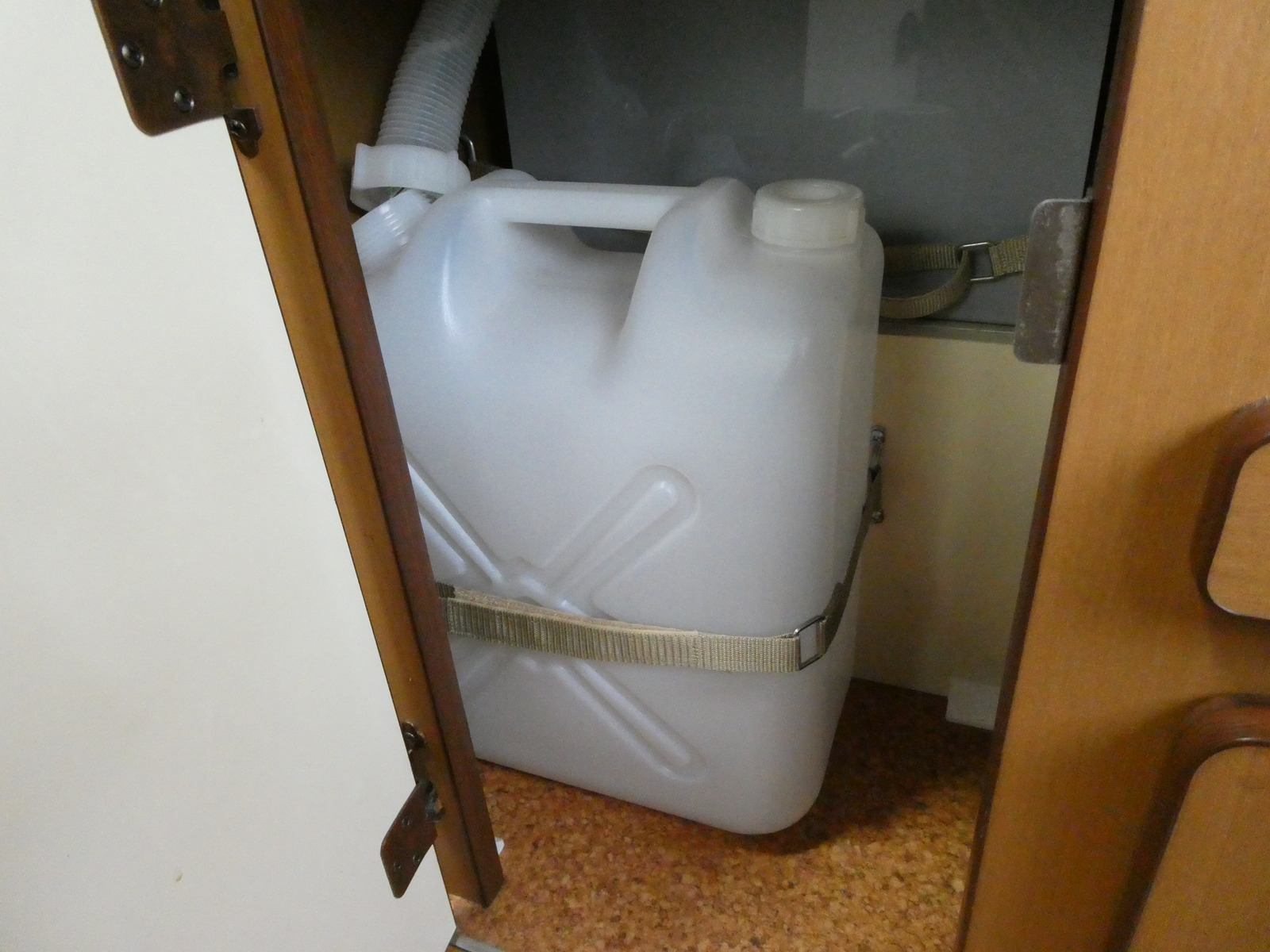 キャンピングカー バンコン ﾊｲｴｰｽ ﾘﾝｴｲ ﾊﾞｶﾝﾁｪｽﾌﾟﾗｲﾍﾞｰﾄ