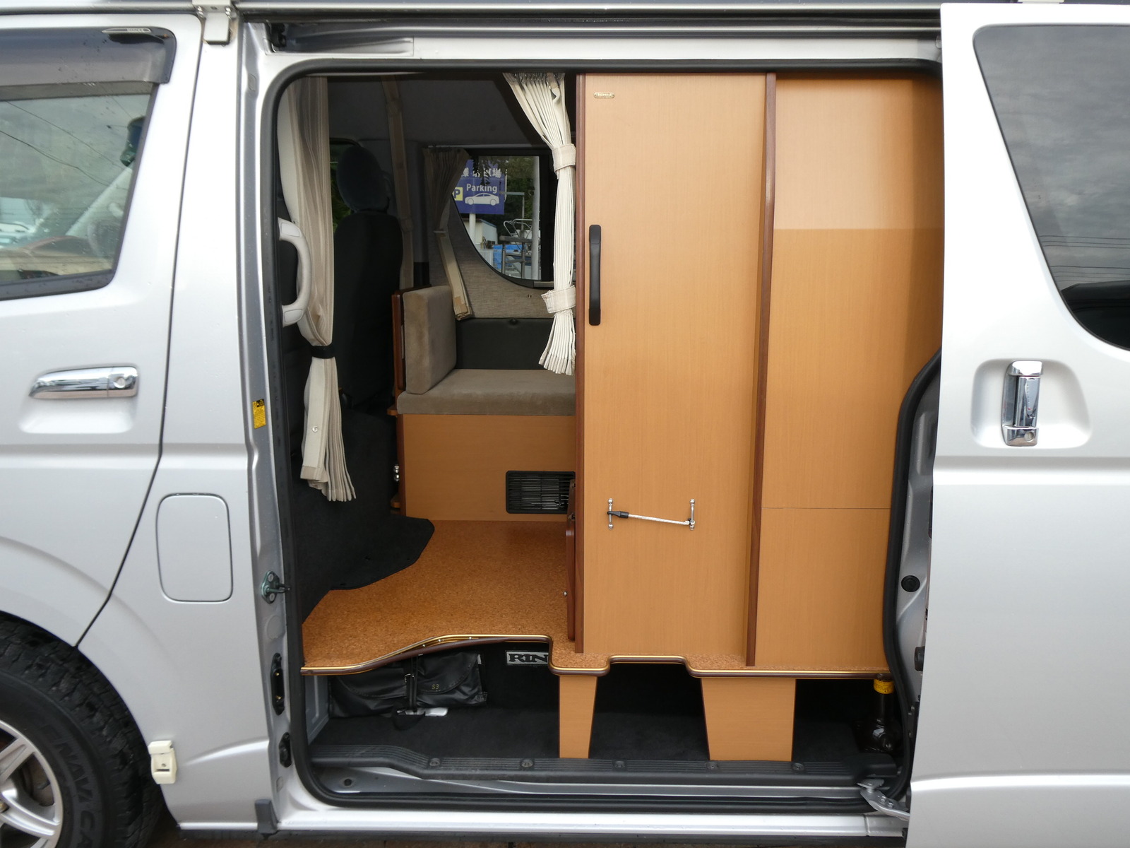 キャンピングカー バンコン ﾊｲｴｰｽ ﾘﾝｴｲ ﾊﾞｶﾝﾁｪｽﾌﾟﾗｲﾍﾞｰﾄ
