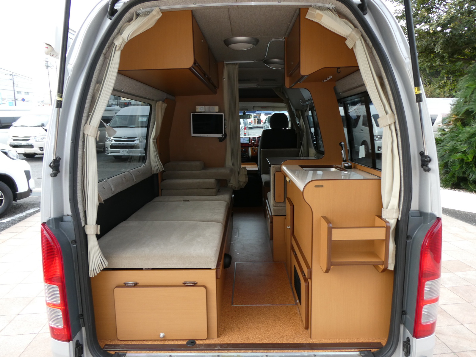 キャンピングカー バンコン ﾊｲｴｰｽ ﾘﾝｴｲ ﾊﾞｶﾝﾁｪｽﾌﾟﾗｲﾍﾞｰﾄ