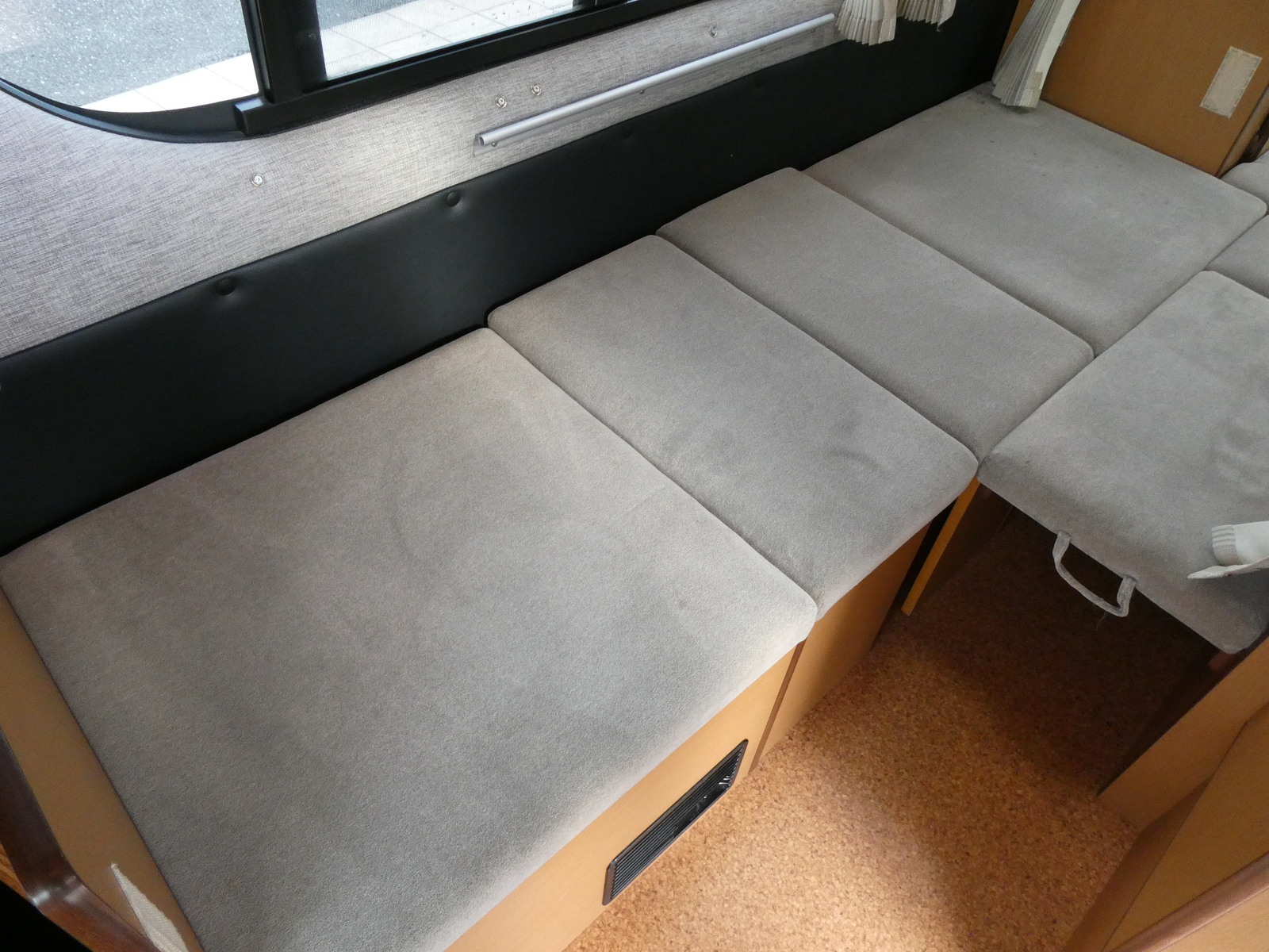 キャンピングカー バンコン ﾊｲｴｰｽ ﾘﾝｴｲ ﾊﾞｶﾝﾁｪｽﾌﾟﾗｲﾍﾞｰﾄ