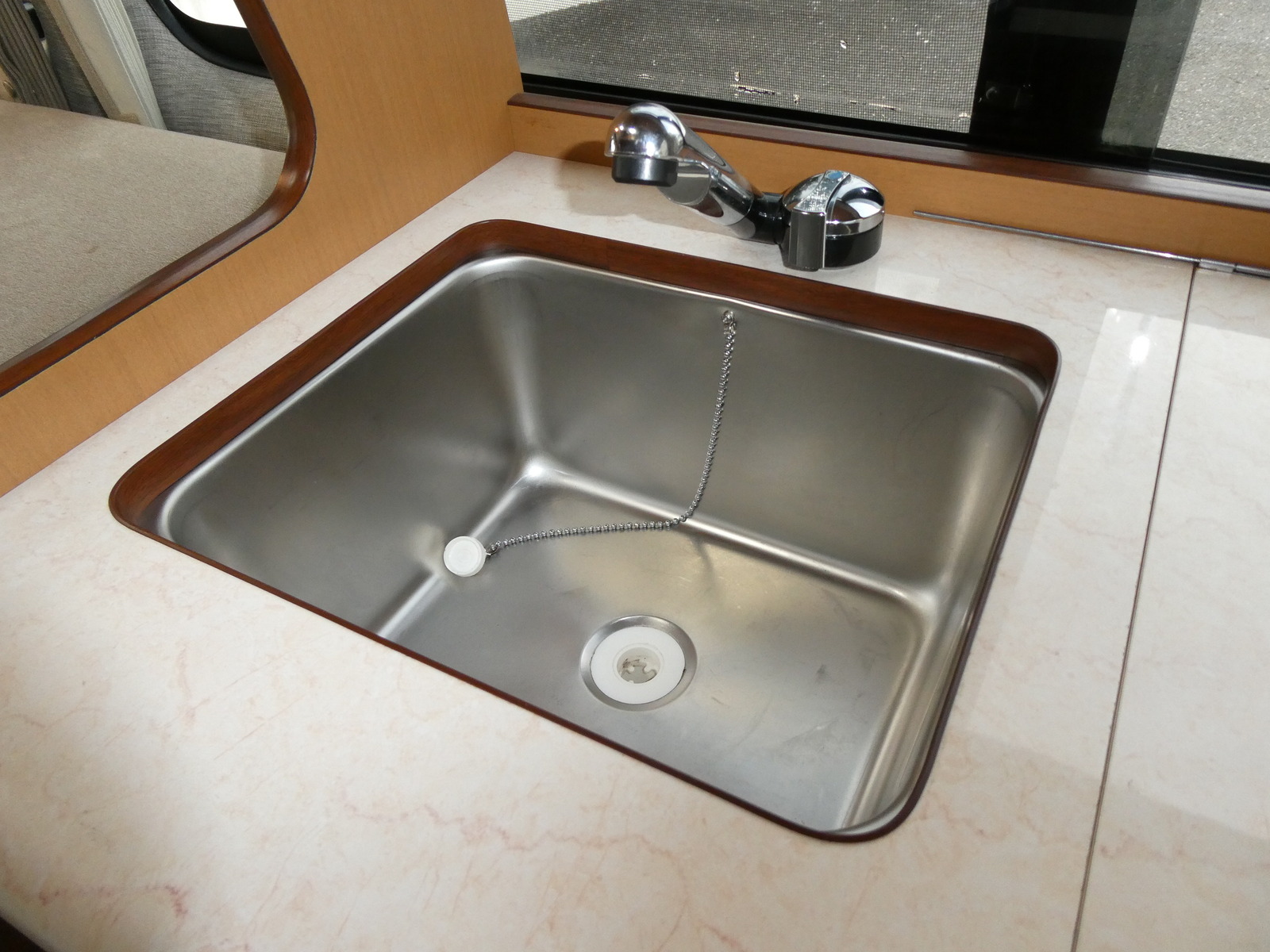 キャンピングカー バンコン ﾊｲｴｰｽ ﾘﾝｴｲ ﾊﾞｶﾝﾁｪｽﾌﾟﾗｲﾍﾞｰﾄ