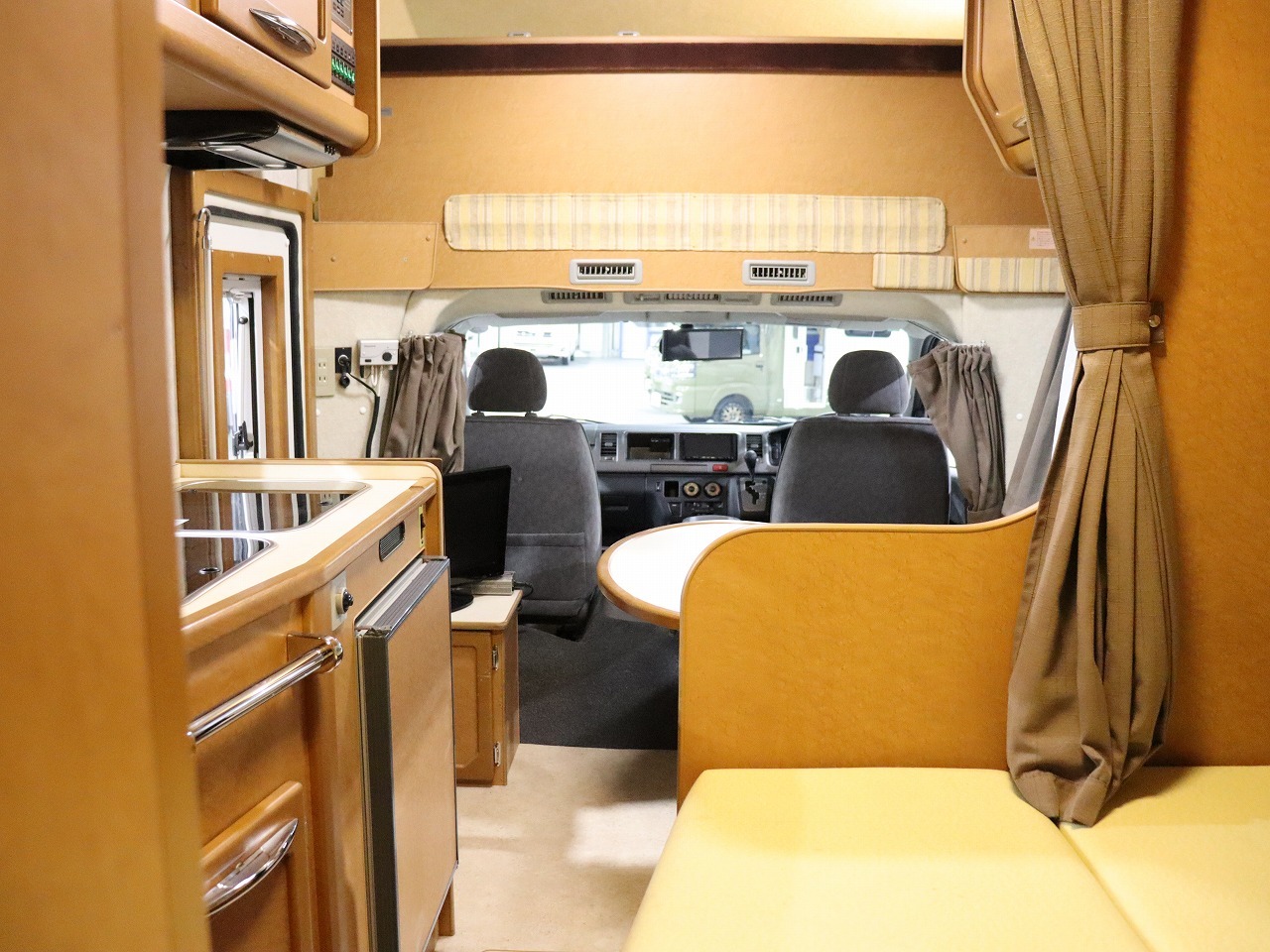 キャンピングカー キャブコン ﾊｲｴｰｽ ﾌｧｰｽﾄｶｽﾀﾑ CG550ﾎﾞﾚﾛV 4WD