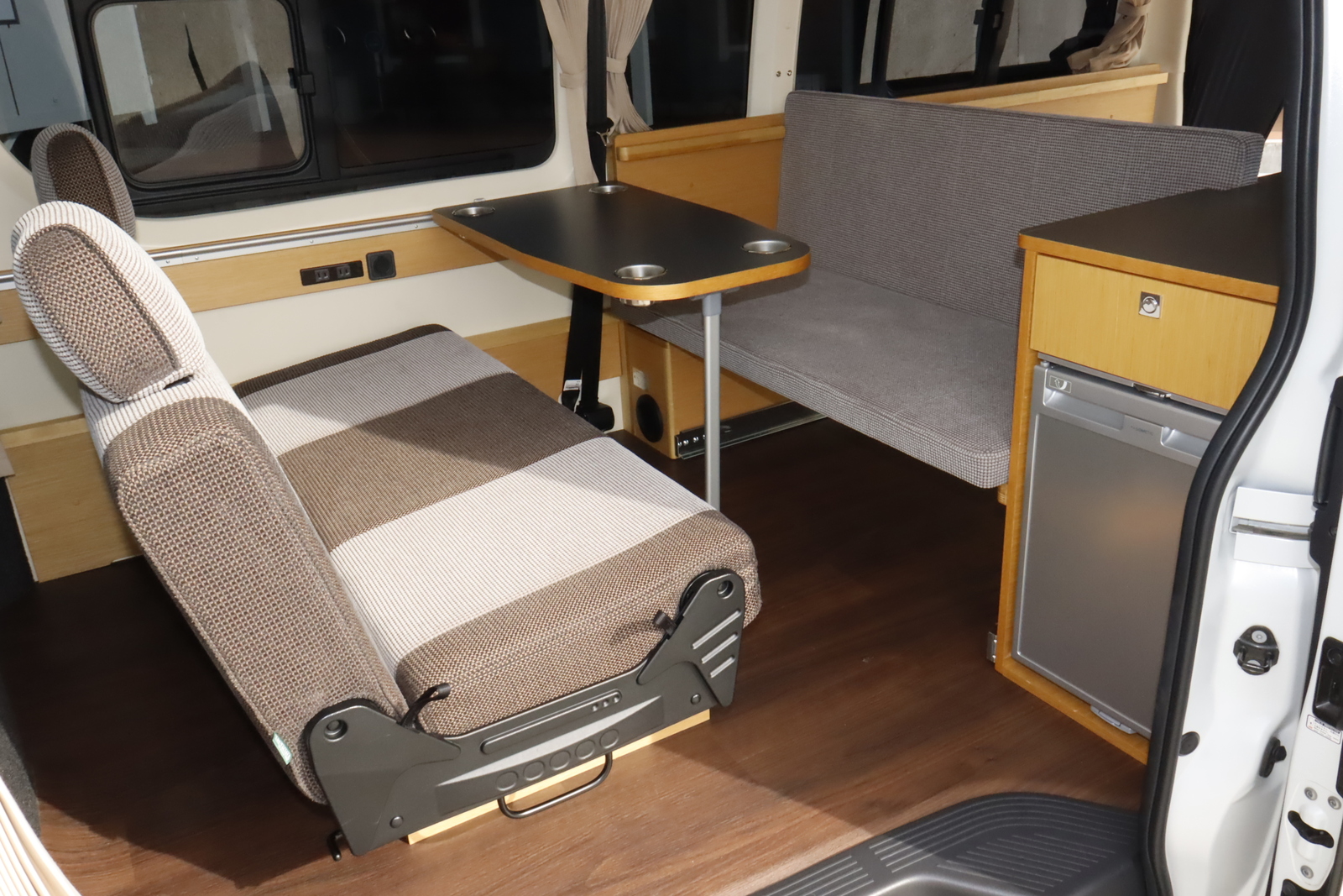 キャンピングカー バンコン ﾊｲｴｰｽﾄｲﾌｧｸﾄﾘｰ ｸﾞﾘｰﾝﾊﾞﾃﾞｨ ﾀｲﾌﾟB