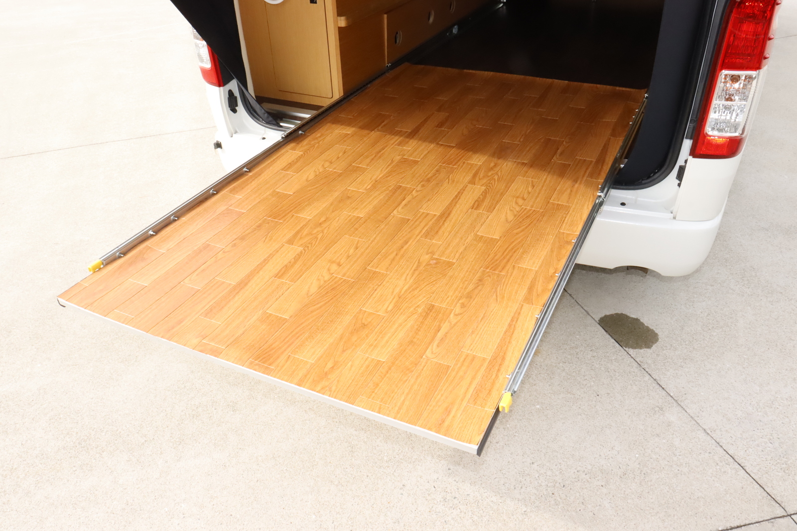 キャンピングカー バンコン ﾊｲｴｰｽﾄｲﾌｧｸﾄﾘｰ ｸﾞﾘｰﾝﾊﾞﾃﾞｨ ﾀｲﾌﾟB