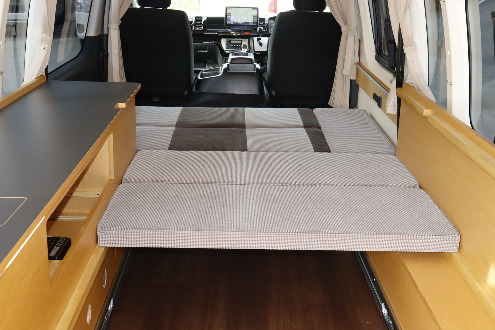 キャンピングカー バンコン ﾊｲｴｰｽﾄｲﾌｧｸﾄﾘｰ ｸﾞﾘｰﾝﾊﾞﾃﾞｨ ﾀｲﾌﾟB