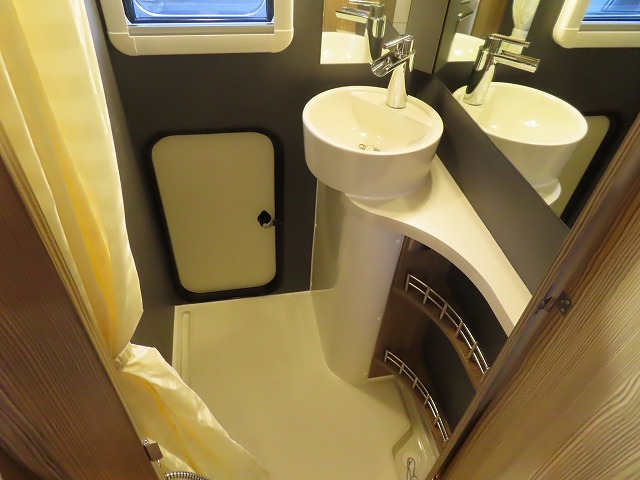 キャンピングカー キャブコン ｶﾑﾛｰﾄﾞ ﾊﾞﾝﾃｯｸ ｼﾞﾙ520ｲﾘｽ 4WD