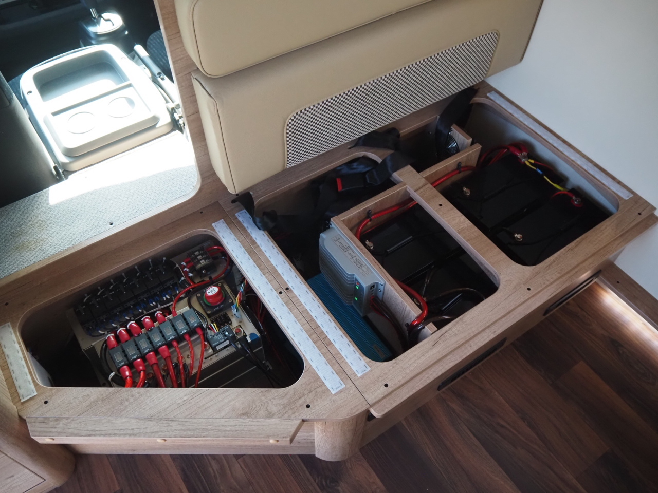 キャンピングカー キャブコン ｶﾑﾛｰﾄﾞﾅｯﾂｸﾚｱ5.3XﾊｲﾊﾟｰｴﾎﾞNEO4WD