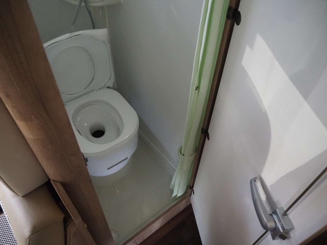 キャンピングカー キャブコン ｶﾑﾛｰﾄﾞﾅｯﾂｸﾚｱ5.3XﾊｲﾊﾟｰｴﾎﾞNEO4WD