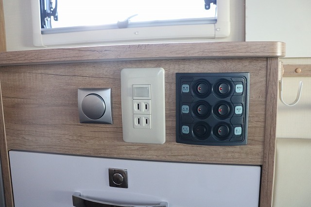 キャンピングカー キャブコン ｶﾑﾛｰﾄﾞ ﾅｯﾂRVｸﾚｱ5.3Xﾊｲﾊﾟｰｴﾎﾞ4WD