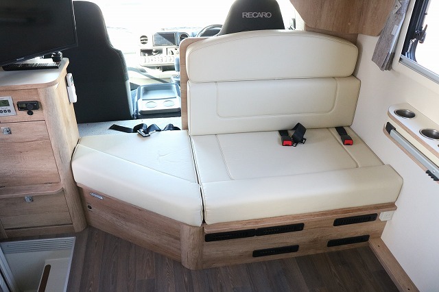 キャンピングカー キャブコン ｶﾑﾛｰﾄﾞ ﾅｯﾂRVｸﾚｱ5.3Xﾊｲﾊﾟｰｴﾎﾞ4WD