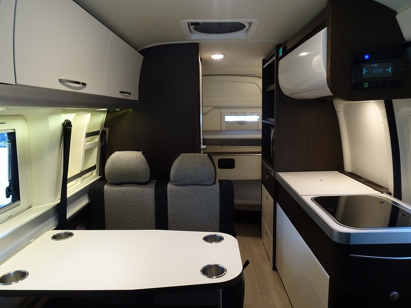 キャンピングカー バンコン ﾊｲｴｰｽ ﾄｲﾌｧｸﾄﾘｰ GTｸﾞﾗﾝﾃﾞ 4WD