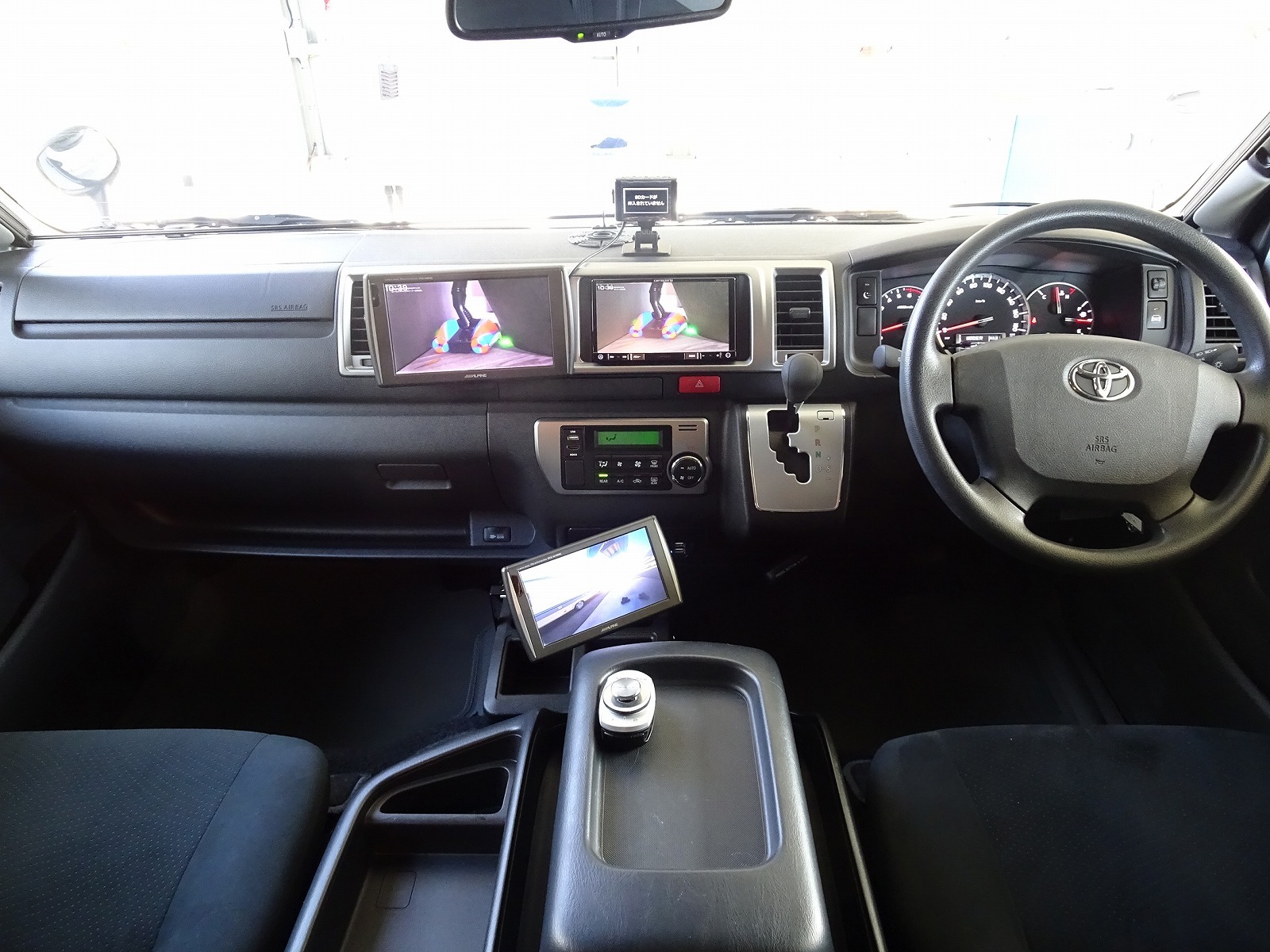 キャンピングカー バンコン ﾊｲｴｰｽ ﾄｲﾌｧｸﾄﾘｰ GTｸﾞﾗﾝﾃﾞ 4WD