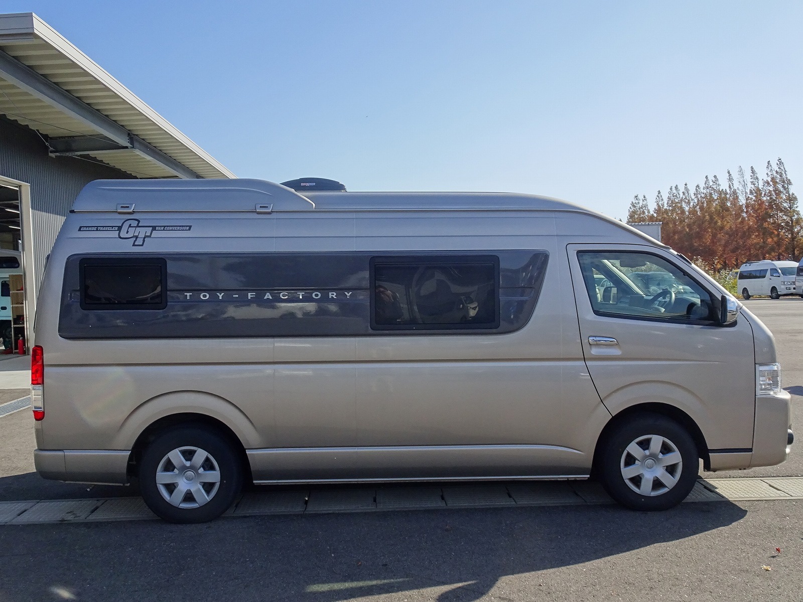 キャンピングカー バンコン ﾊｲｴｰｽ ﾄｲﾌｧｸﾄﾘｰ GTｸﾞﾗﾝﾃﾞ 4WD