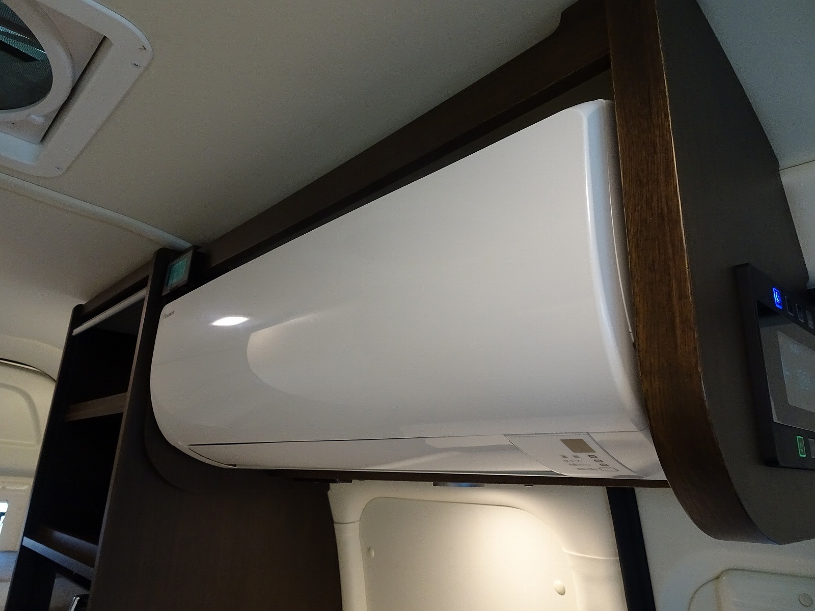 キャンピングカー バンコン ﾊｲｴｰｽ ﾄｲﾌｧｸﾄﾘｰ GTｸﾞﾗﾝﾃﾞ 4WD