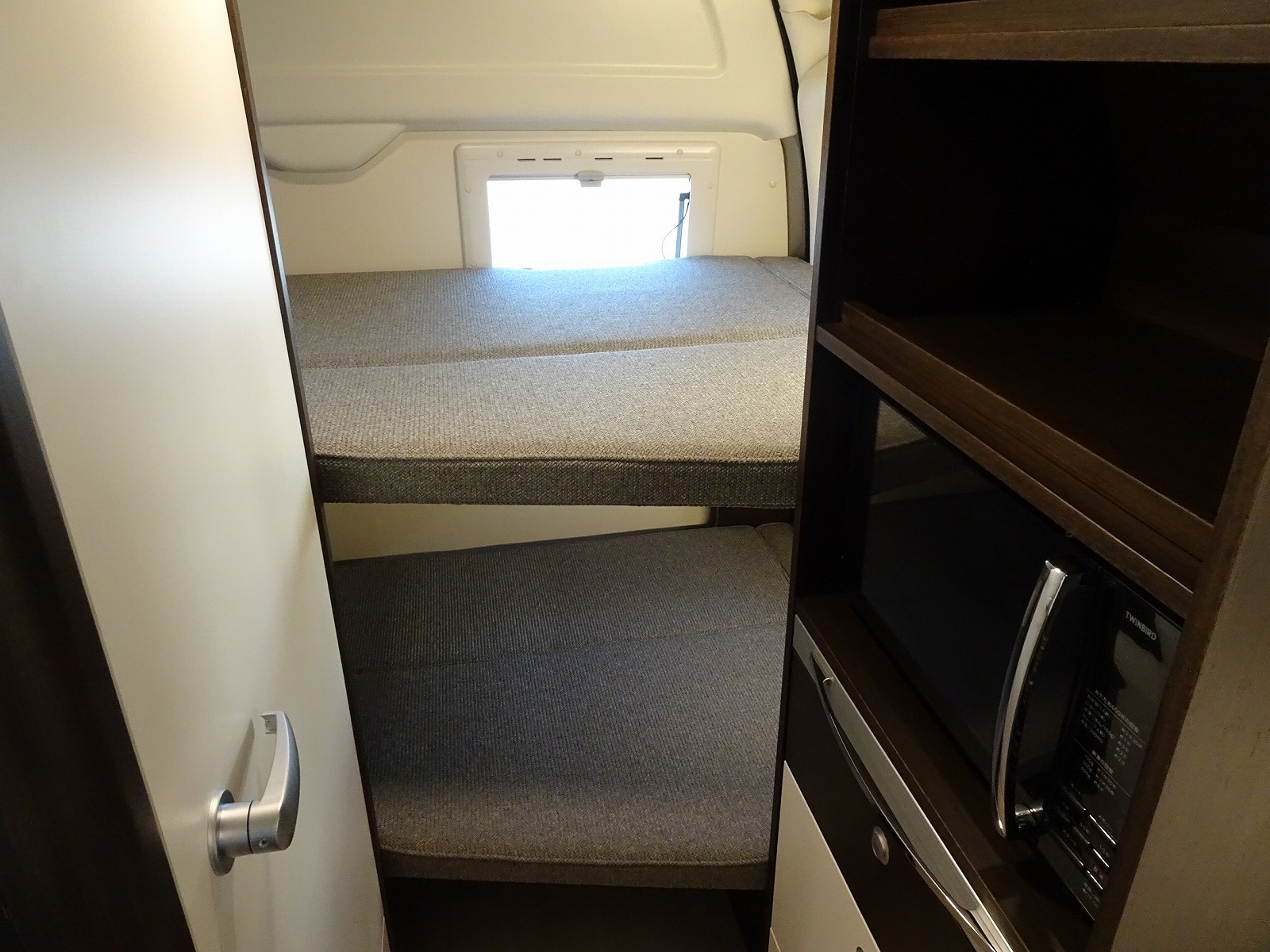 キャンピングカー バンコン ﾊｲｴｰｽ ﾄｲﾌｧｸﾄﾘｰ GTｸﾞﾗﾝﾃﾞ 4WD