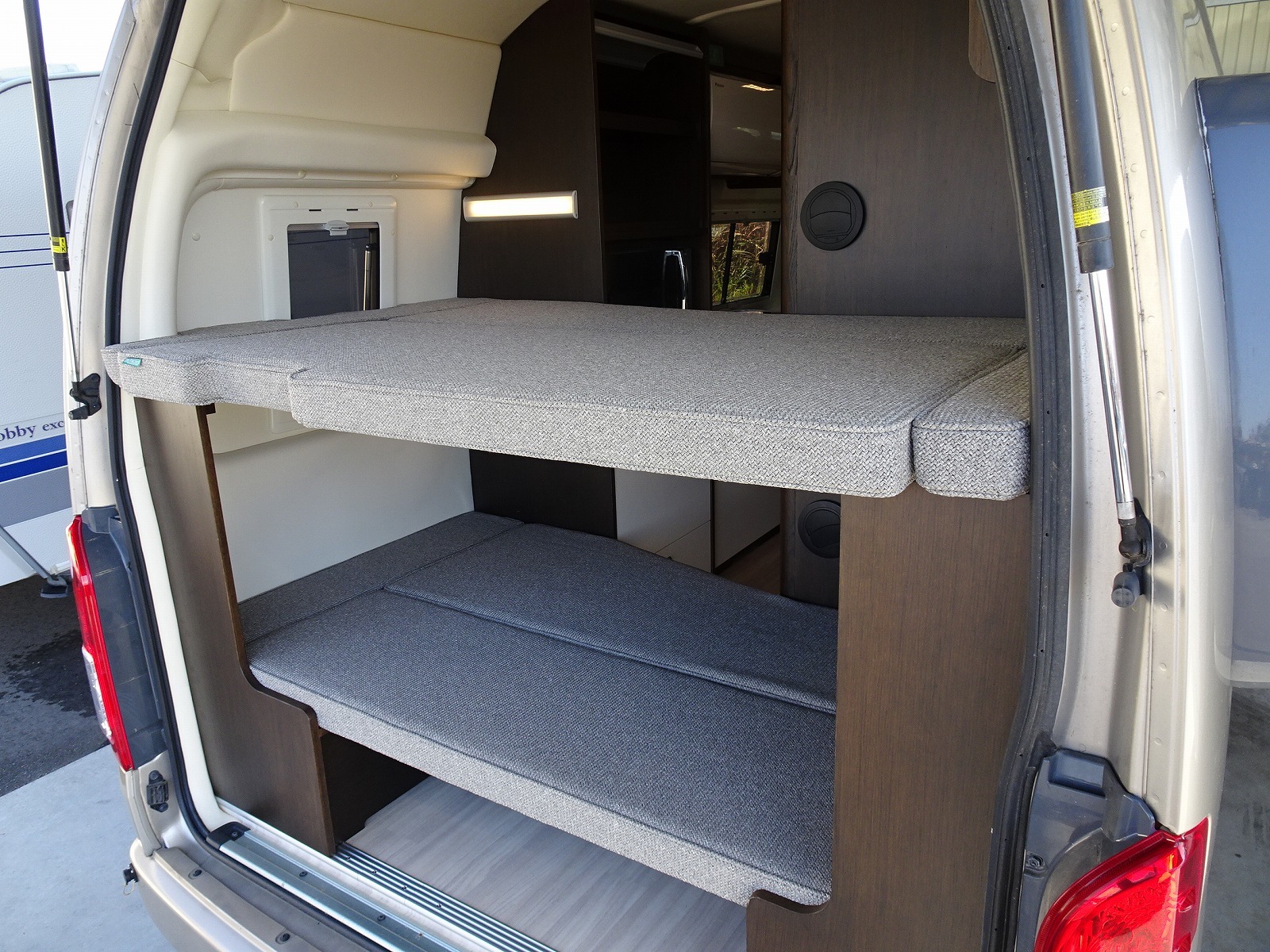 キャンピングカー バンコン ﾊｲｴｰｽ ﾄｲﾌｧｸﾄﾘｰ GTｸﾞﾗﾝﾃﾞ 4WD