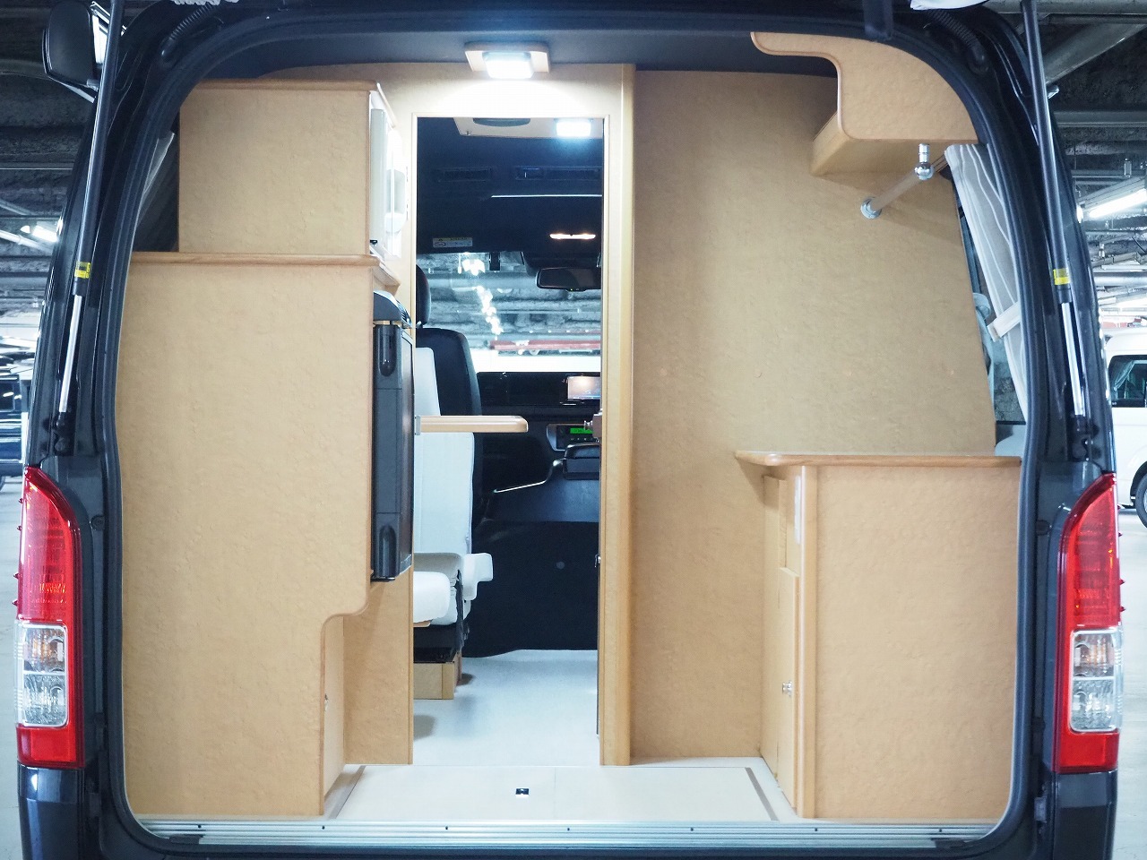 キャンピングカー バンコン ﾊｲｴｰｽ OMC 北斗 4WD　FF　ｿｰﾗｰ