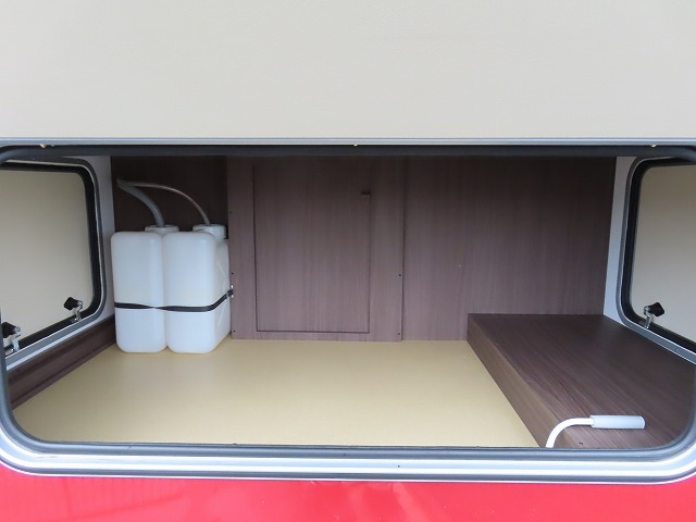 キャンピングカー キャブコン ｶﾑﾛｰﾄﾞ ｸﾚｱ5.3Xｴﾎﾞﾘｭｰｼｮﾝ　ﾘｱWﾀｲﾔ