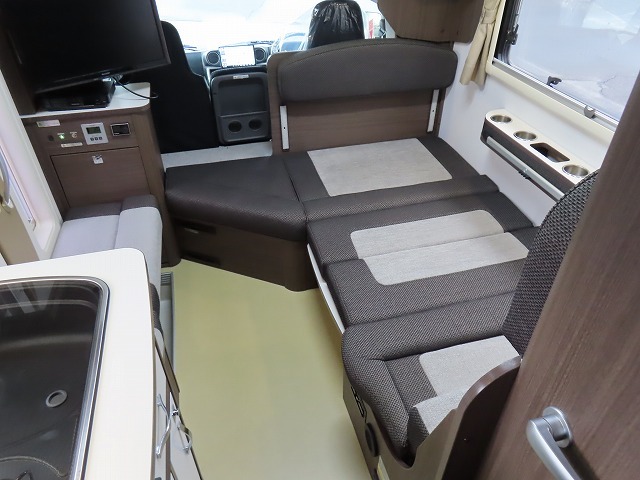 キャンピングカー キャブコン ｶﾑﾛｰﾄﾞ ｸﾚｱ5.3Xｴﾎﾞﾘｭｰｼｮﾝ　ﾘｱWﾀｲﾔ