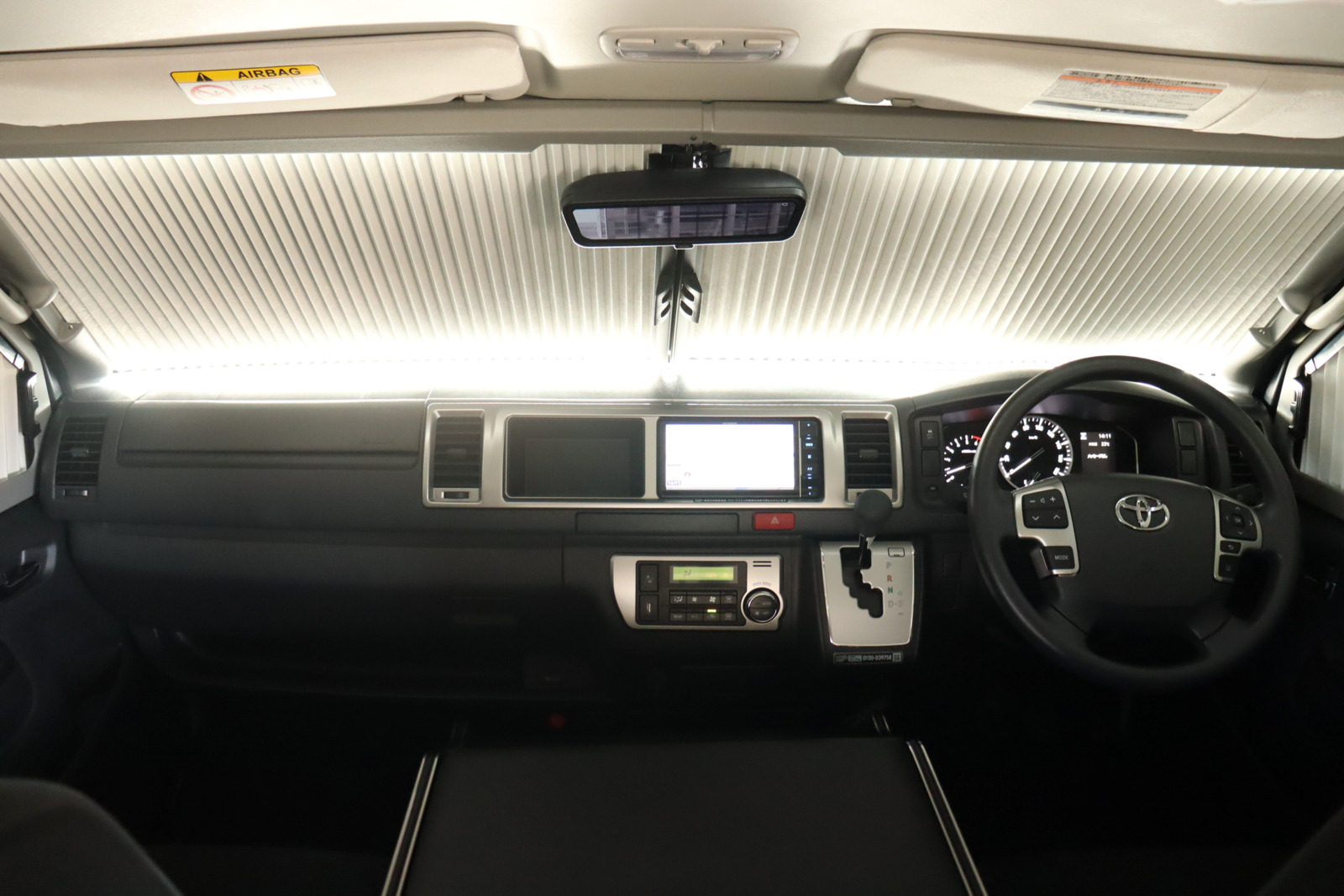 キャンピングカー バンコン ﾊｲｴｰｽ ﾎﾜｲﾄﾊｳｽ ｺﾝﾊﾟｽ 4WD