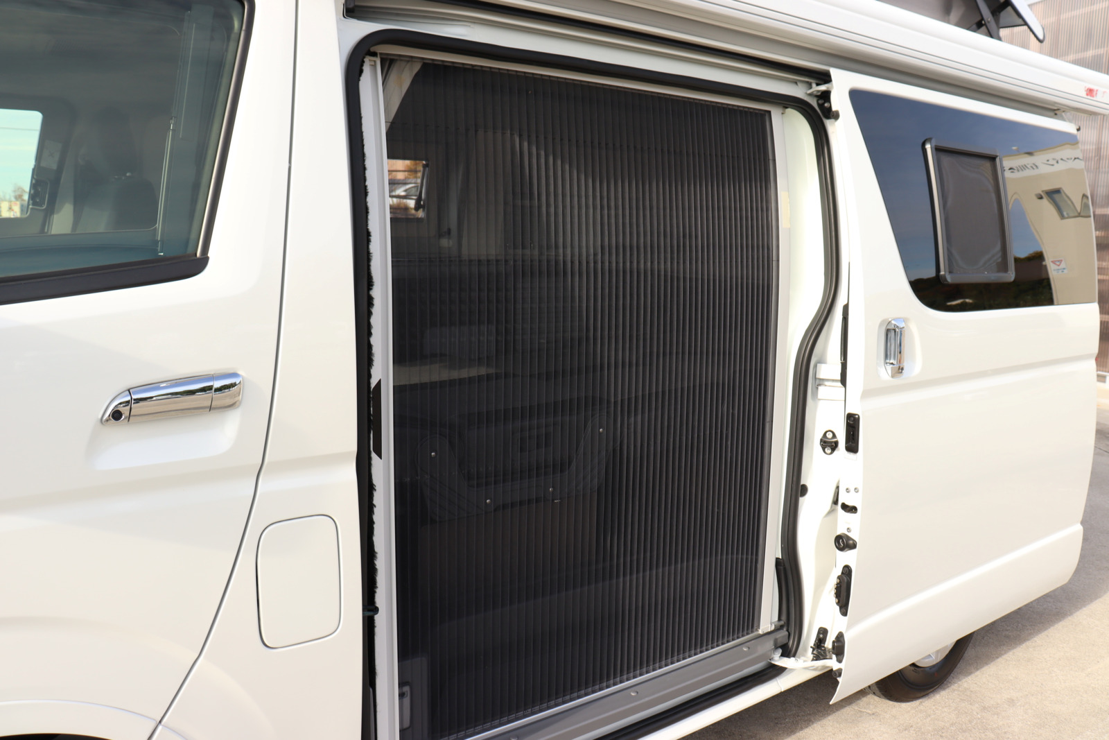 キャンピングカー バンコン ﾊｲｴｰｽ ﾎﾜｲﾄﾊｳｽ ｺﾝﾊﾟｽ 4WD