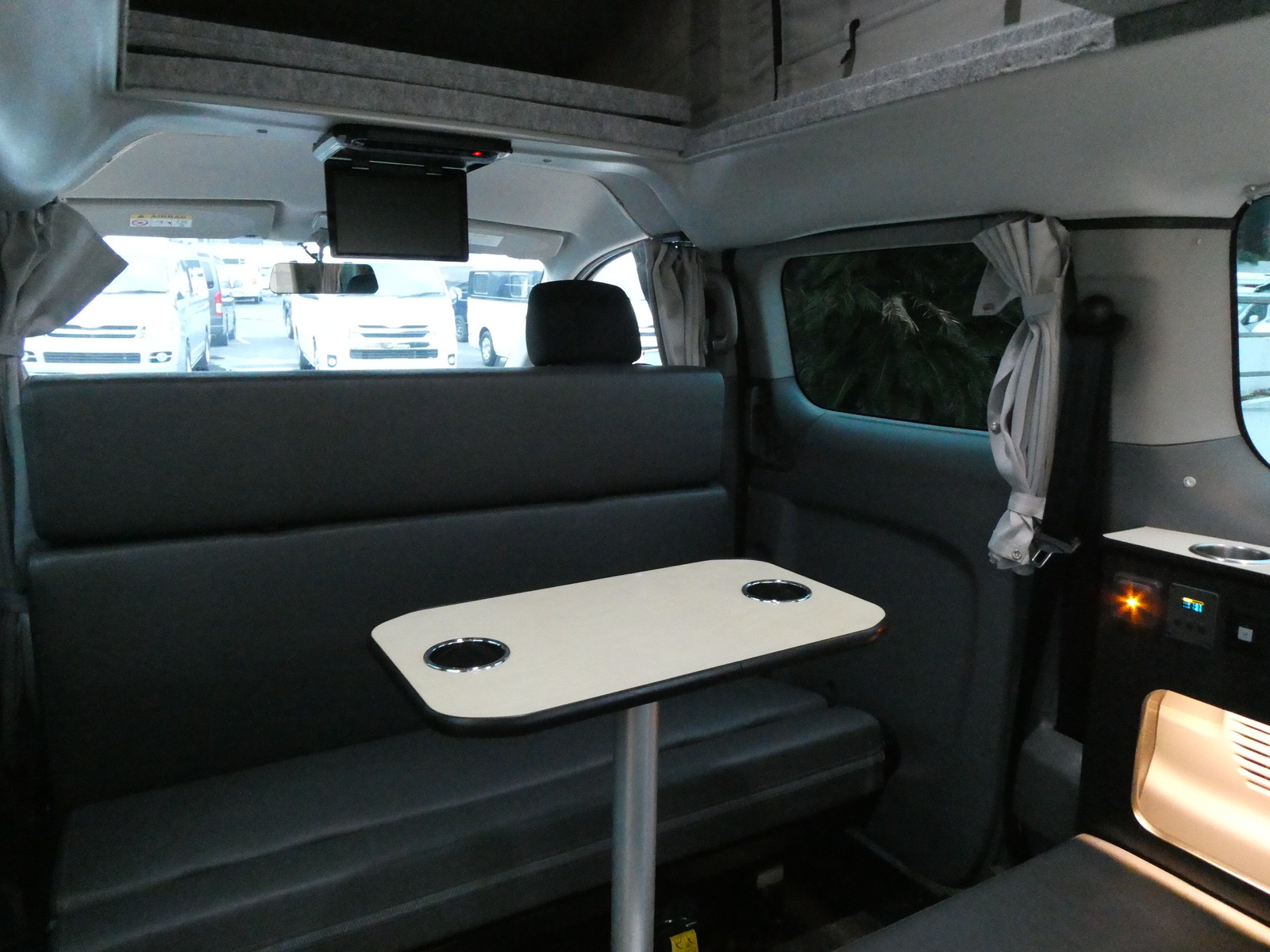 キャンピングカー バンコン NV200ﾊﾞﾈｯﾄ FOCS ﾙｿ+UP