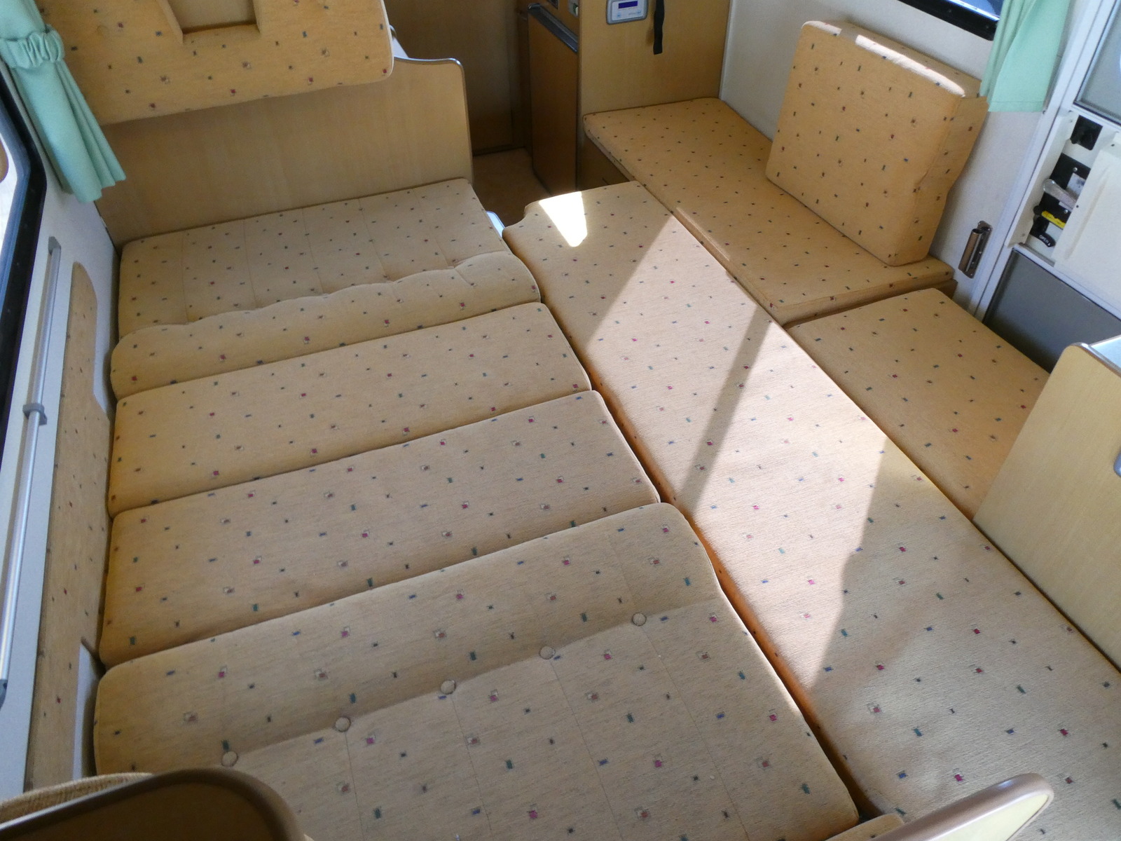 キャンピングカー キャブコン ﾊﾞﾝﾃｯｸ ﾚｵ　ﾙｰﾌｴｱｺﾝ　発電機　ﾎﾞｲﾗｰ