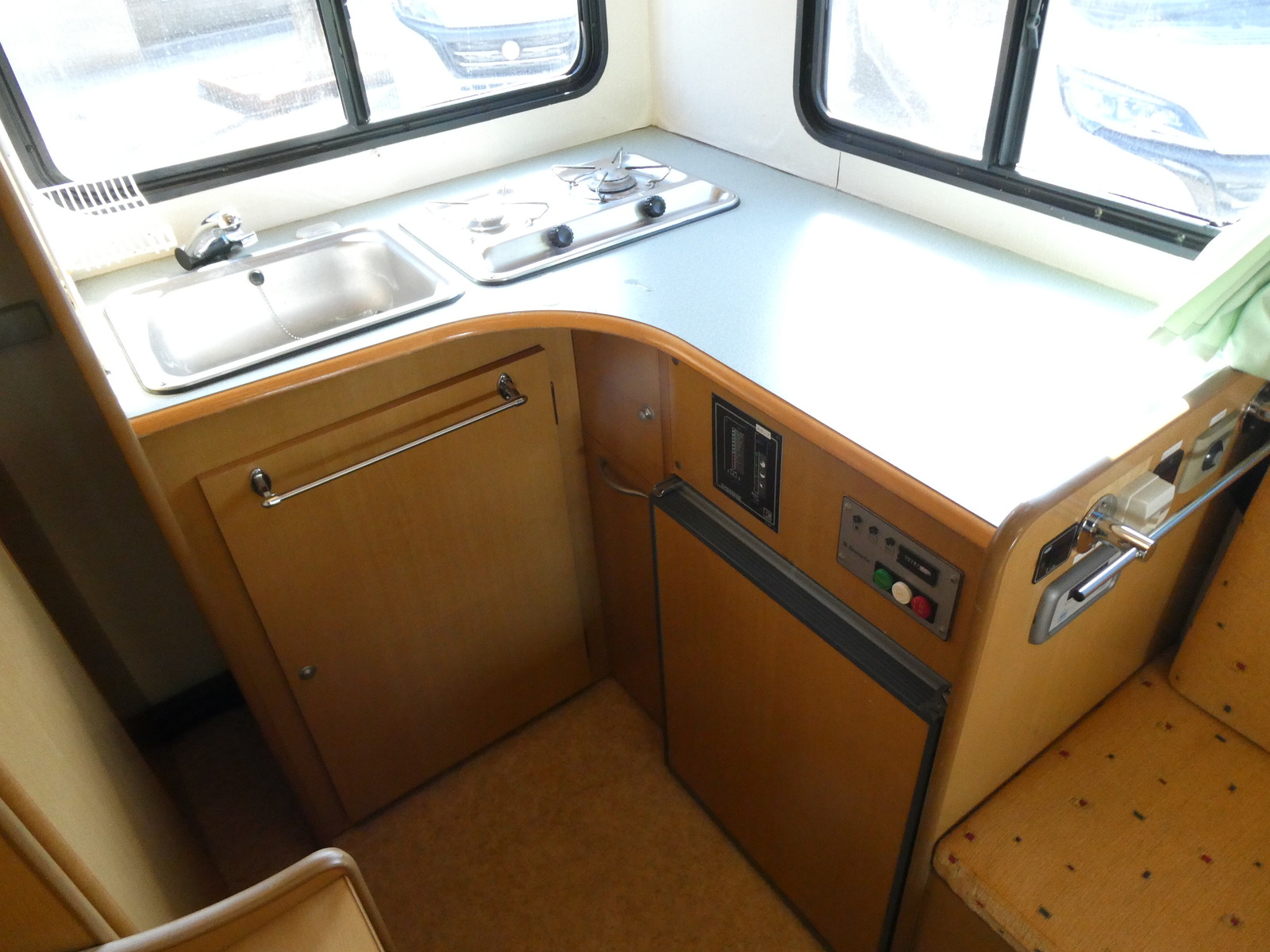 キャンピングカー キャブコン ﾊﾞﾝﾃｯｸ ﾚｵ　ﾙｰﾌｴｱｺﾝ　発電機　ﾎﾞｲﾗｰ