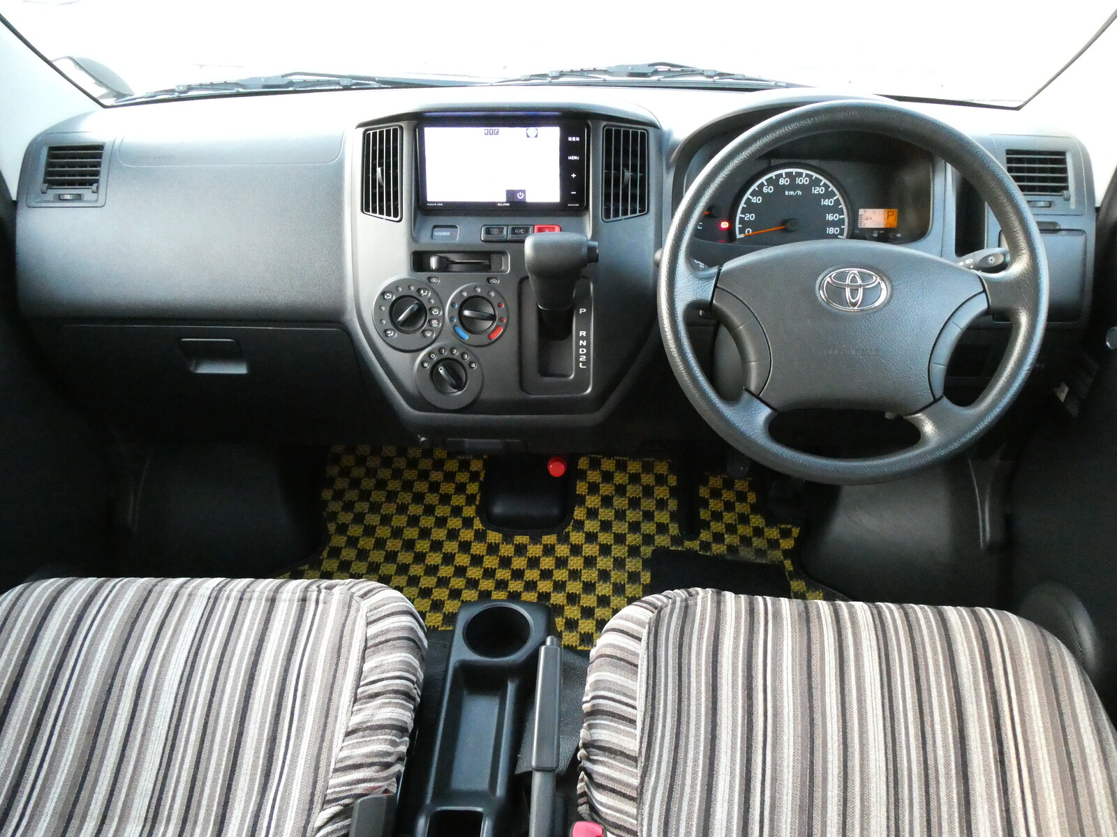 キャンピングカー バンコン ﾗｲﾄｴｰｽﾄﾖﾀﾓﾋﾞﾘﾃｨｱﾙﾄﾋﾟｱｰﾉ 4連窓ﾌｧﾝ