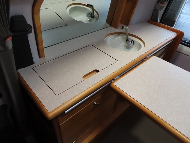 キャンピングカー バンコン ﾀｳﾝｴｰｽ ﾀｺｽ ﾊﾅ FFﾋｰﾀｰ 走行充電