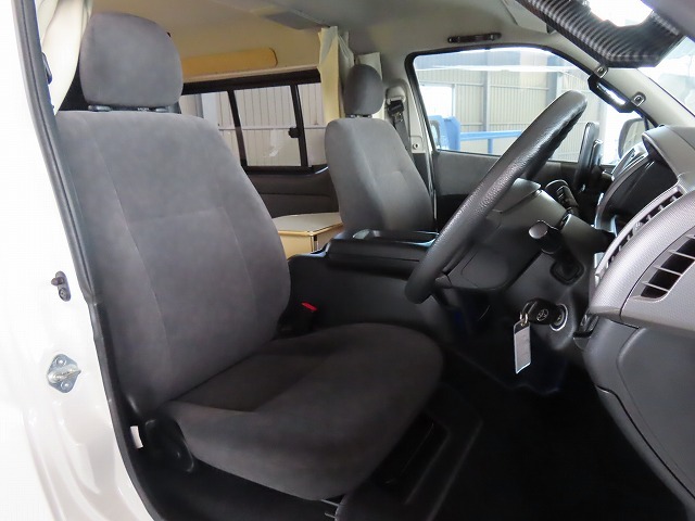 キャンピングカー バンコン ﾊｲｴｰｽ かｰいんてりあ高橋ﾘﾗｯｸｽﾜｺﾞﾝ 4WD