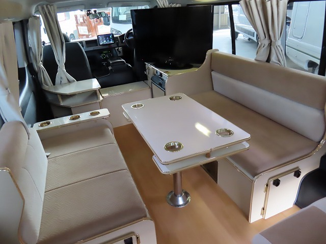 キャンピングカー バンコン ﾊｲｴｰｽ かｰいんてりあ高橋ﾘﾗｯｸｽﾜｺﾞﾝ 4WD