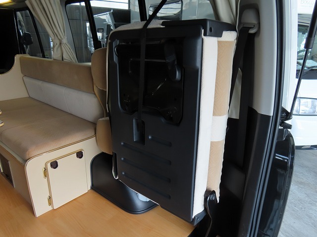 キャンピングカー バンコン ﾊｲｴｰｽ かｰいんてりあ高橋ﾘﾗｯｸｽﾜｺﾞﾝ 4WD