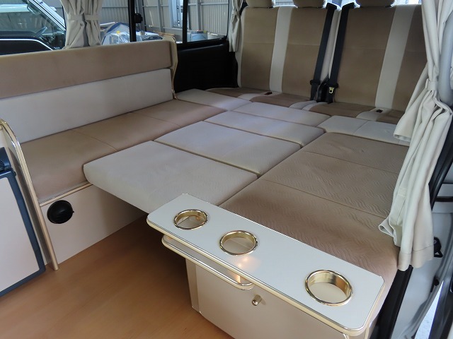 キャンピングカー バンコン ﾊｲｴｰｽ かｰいんてりあ高橋ﾘﾗｯｸｽﾜｺﾞﾝ 4WD