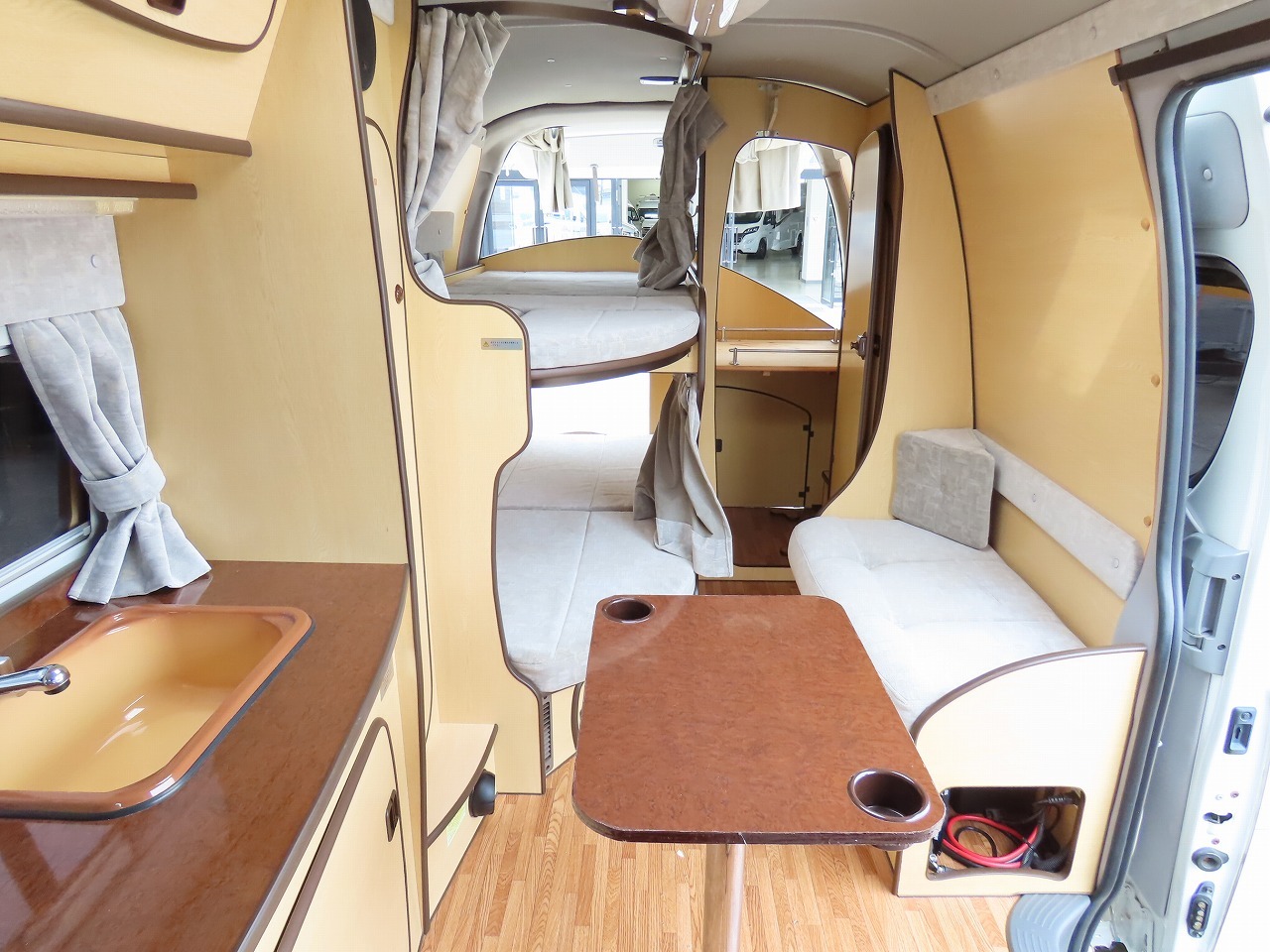 キャンピングカー バンコン ﾚｼﾞｱｽｴｰｽ　RVﾋﾞｯｸﾌｯﾄ製　ｱﾙｶﾃﾞｨｱ 4WD