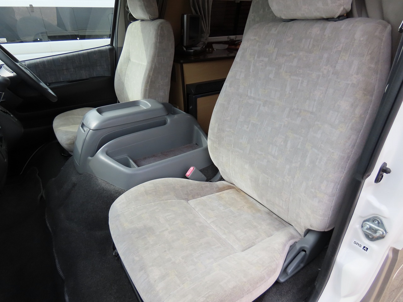 キャンピングカー バンコン ﾚｼﾞｱｽｴｰｽ　RVﾋﾞｯｸﾌｯﾄ製　ｱﾙｶﾃﾞｨｱ 4WD