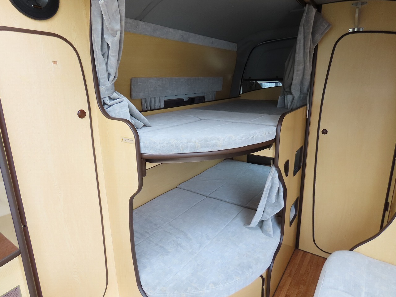 キャンピングカー バンコン ﾚｼﾞｱｽｴｰｽ　RVﾋﾞｯｸﾌｯﾄ製　ｱﾙｶﾃﾞｨｱ 4WD
