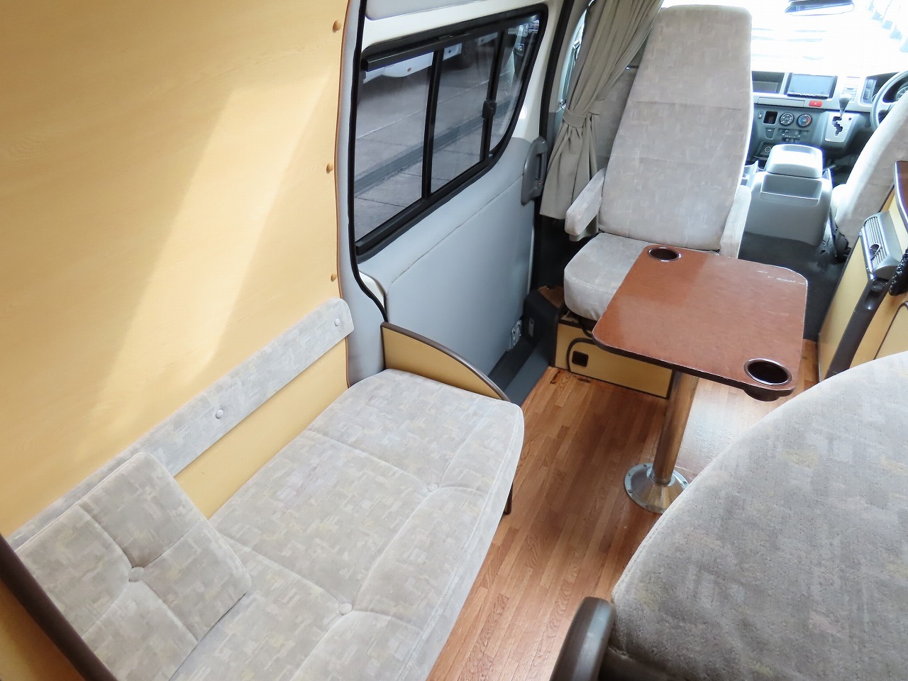 キャンピングカー バンコン ﾚｼﾞｱｽｴｰｽ　RVﾋﾞｯｸﾌｯﾄ製　ｱﾙｶﾃﾞｨｱ 4WD