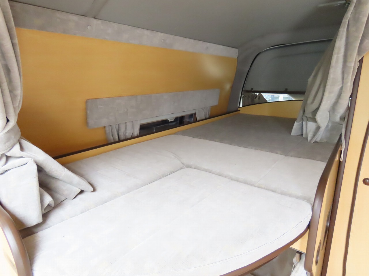 キャンピングカー バンコン ﾚｼﾞｱｽｴｰｽ　RVﾋﾞｯｸﾌｯﾄ製　ｱﾙｶﾃﾞｨｱ 4WD