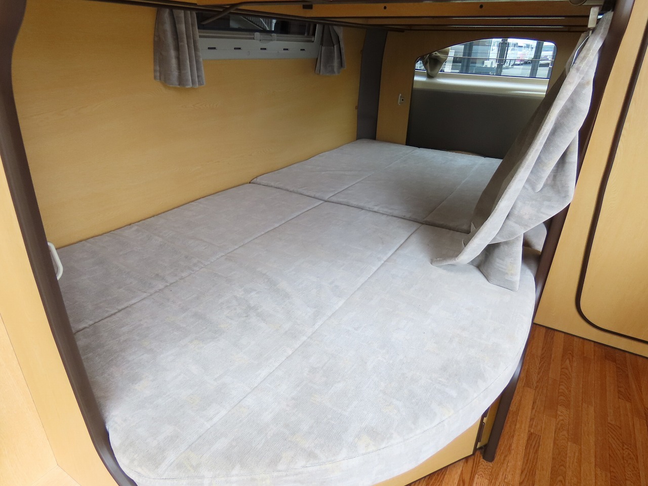 キャンピングカー バンコン ﾚｼﾞｱｽｴｰｽ　RVﾋﾞｯｸﾌｯﾄ製　ｱﾙｶﾃﾞｨｱ 4WD