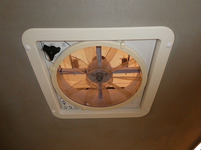 キャンピングカー バンコン ﾊｲｴｰｽ ﾚｸﾋﾞｨ ｲｽﾞﾑ 4WD