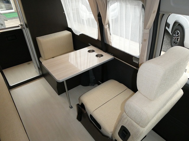 キャンピングカー バンコン ﾊｲｴｰｽ ﾚｸﾋﾞｨ ｲｽﾞﾑ 4WD